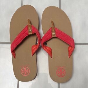NWOT Tory Burch orange  and Brown flip flops🧡